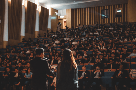 How to Overcome The Fear of Public Speaking?